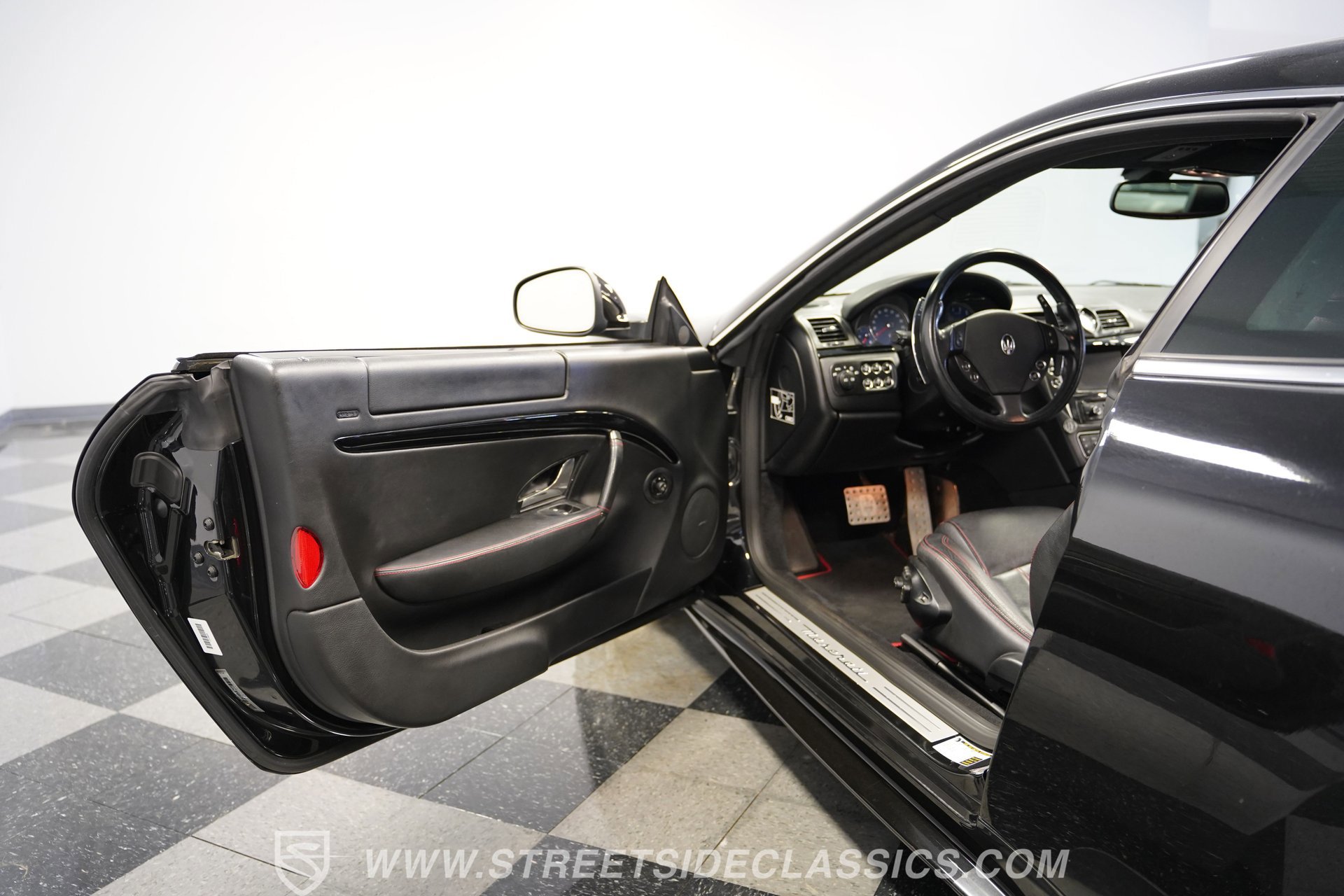 Used 2010 Maserati GranTurismo S image 37