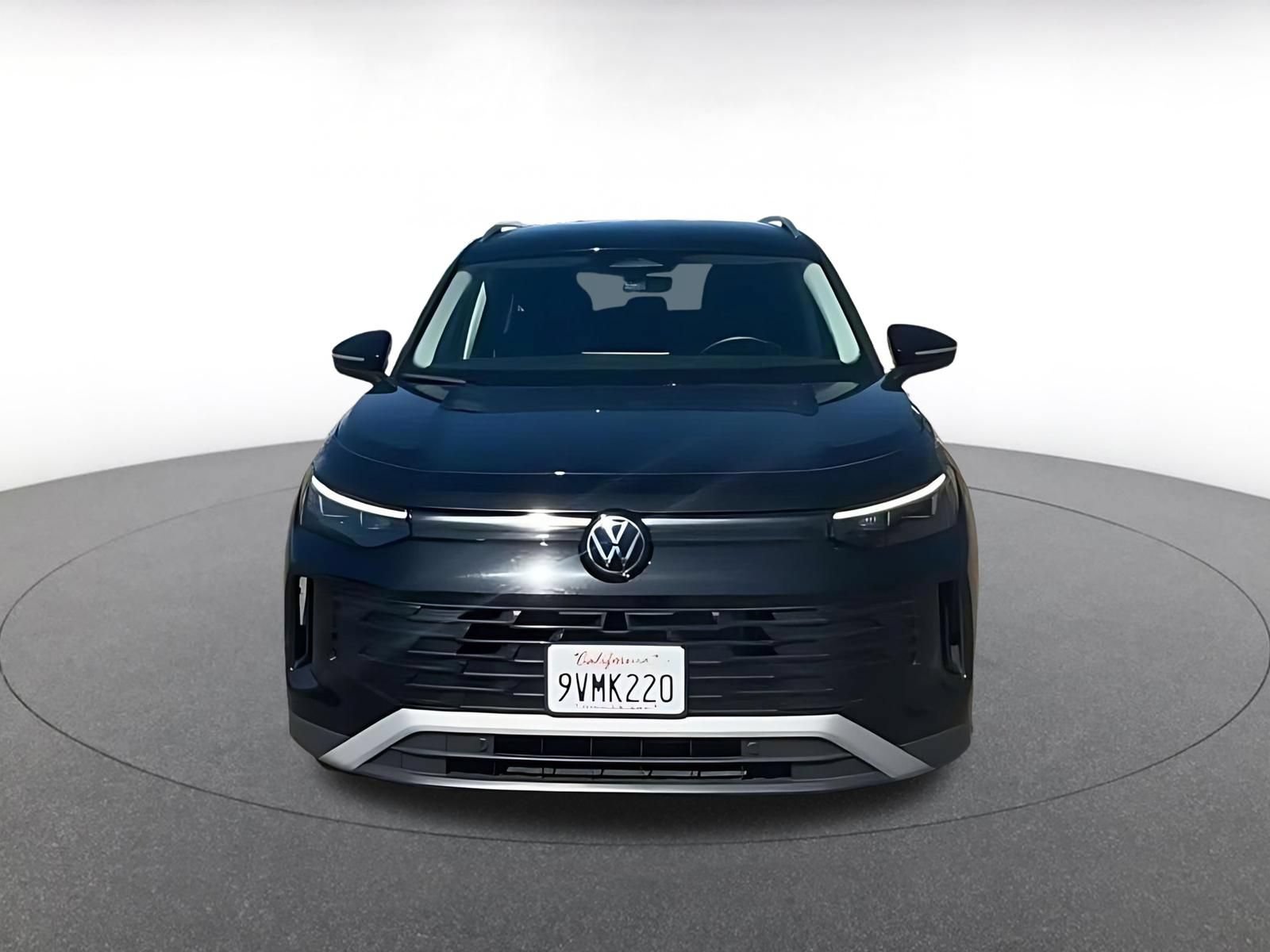 Used 2026 Volkswagen Tiguan SE AWD/4WD image 4