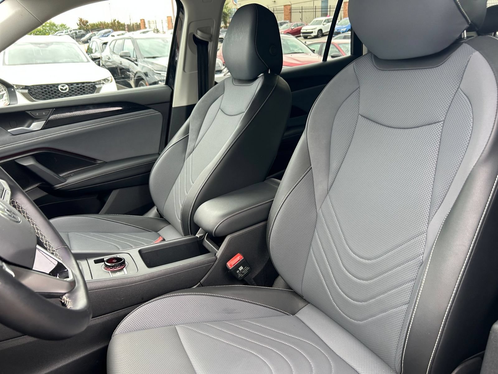 Used 2026 Volkswagen Tiguan SE AWD/4WD image 30