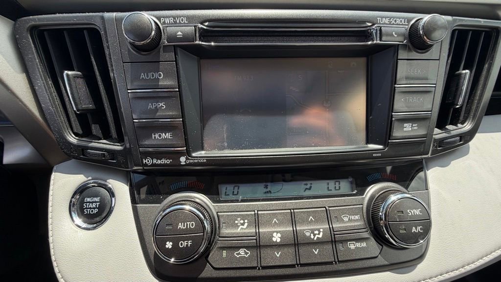 Used 2015 Toyota RAV4 Limited AWD/4WD image 21