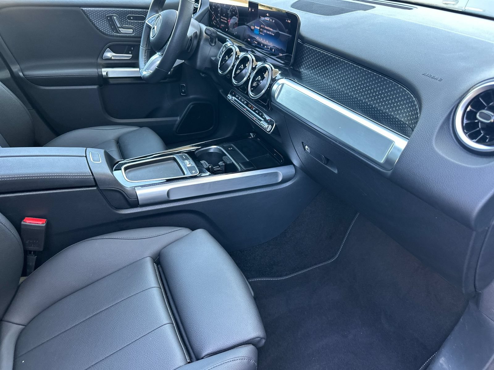 Certified 2026 Mercedes-Benz GLB 250 image 17