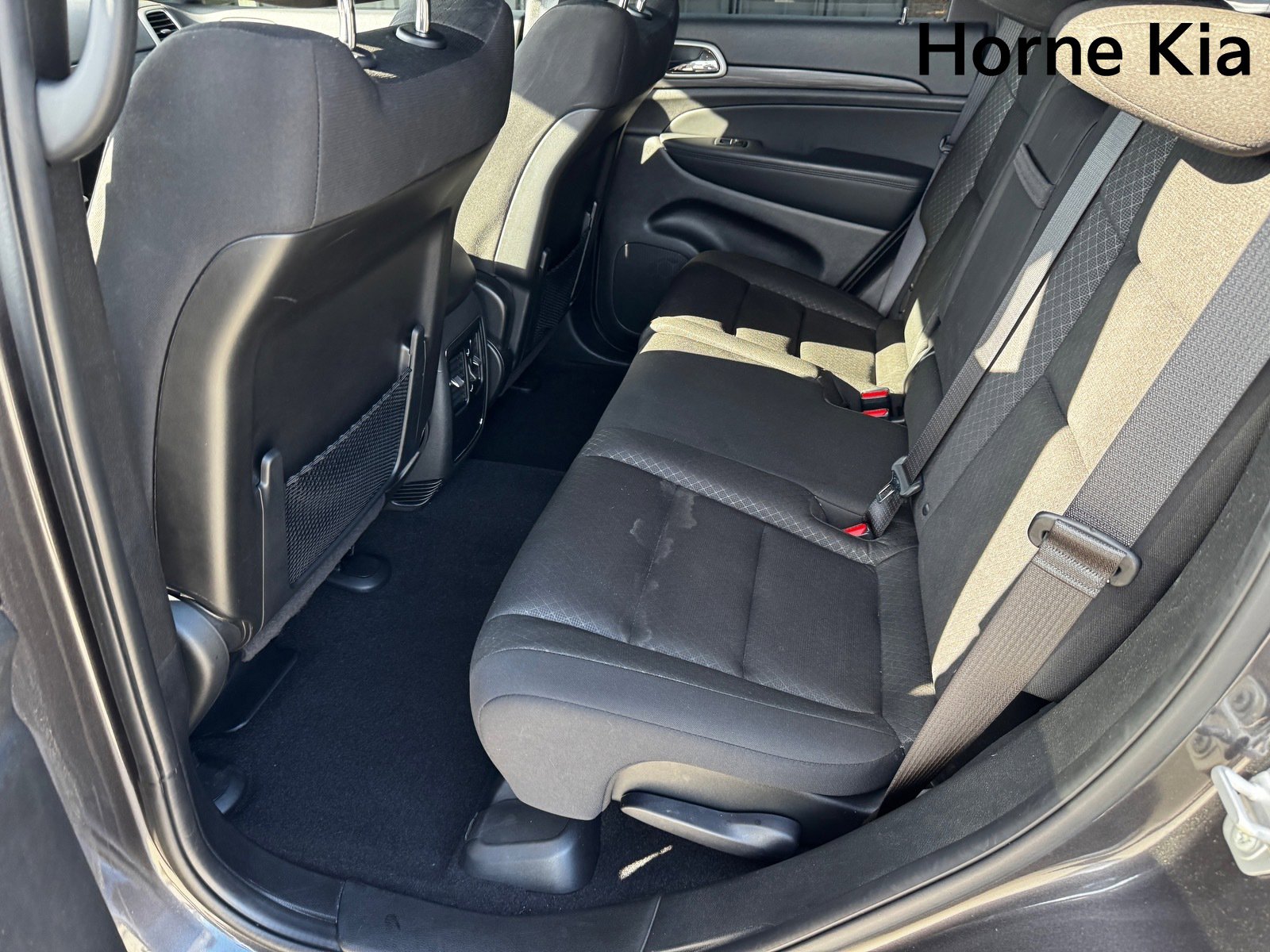 Used 2021 Jeep Grand Cherokee Laredo image 12