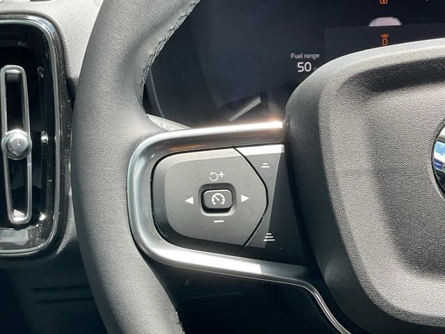 New 2026 Volvo XC40 B4 Core w/ Climate Package FWD image 17