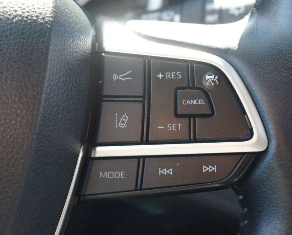 Used 2022 Toyota Highlander Limited AWD/4WD image 12
