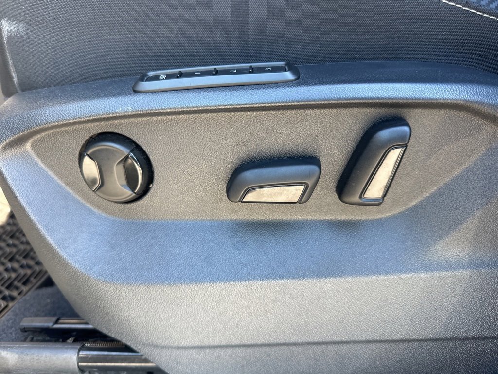 Used 2023 Volkswagen Atlas Cross Sport SEL image 10