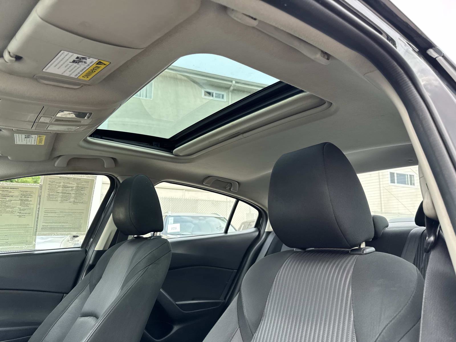 Used 2016 MAZDA MAZDA3 i Touring FWD image 17