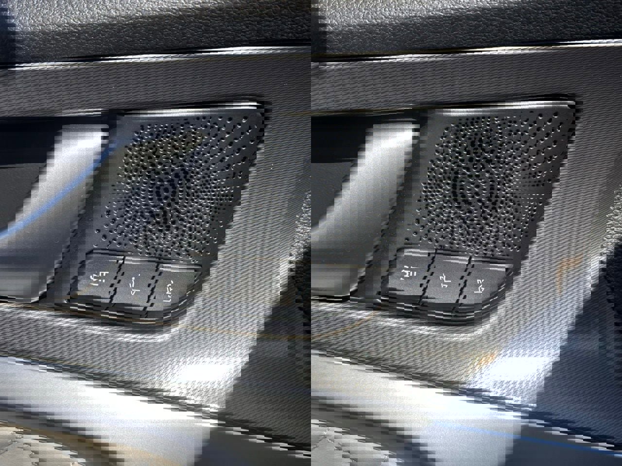 Used 2025 Genesis G70 3.3T Advanced w/ Sport Prestige Package image 25