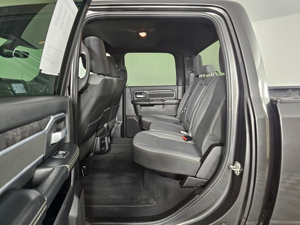Used 2024 RAM 3500 Big Horn image 33