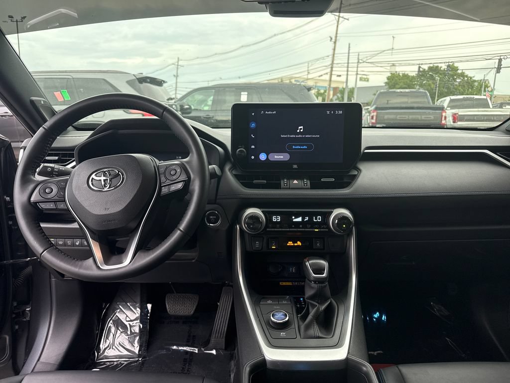 Used 2023 Toyota RAV4 XSE AWD/4WD image 15