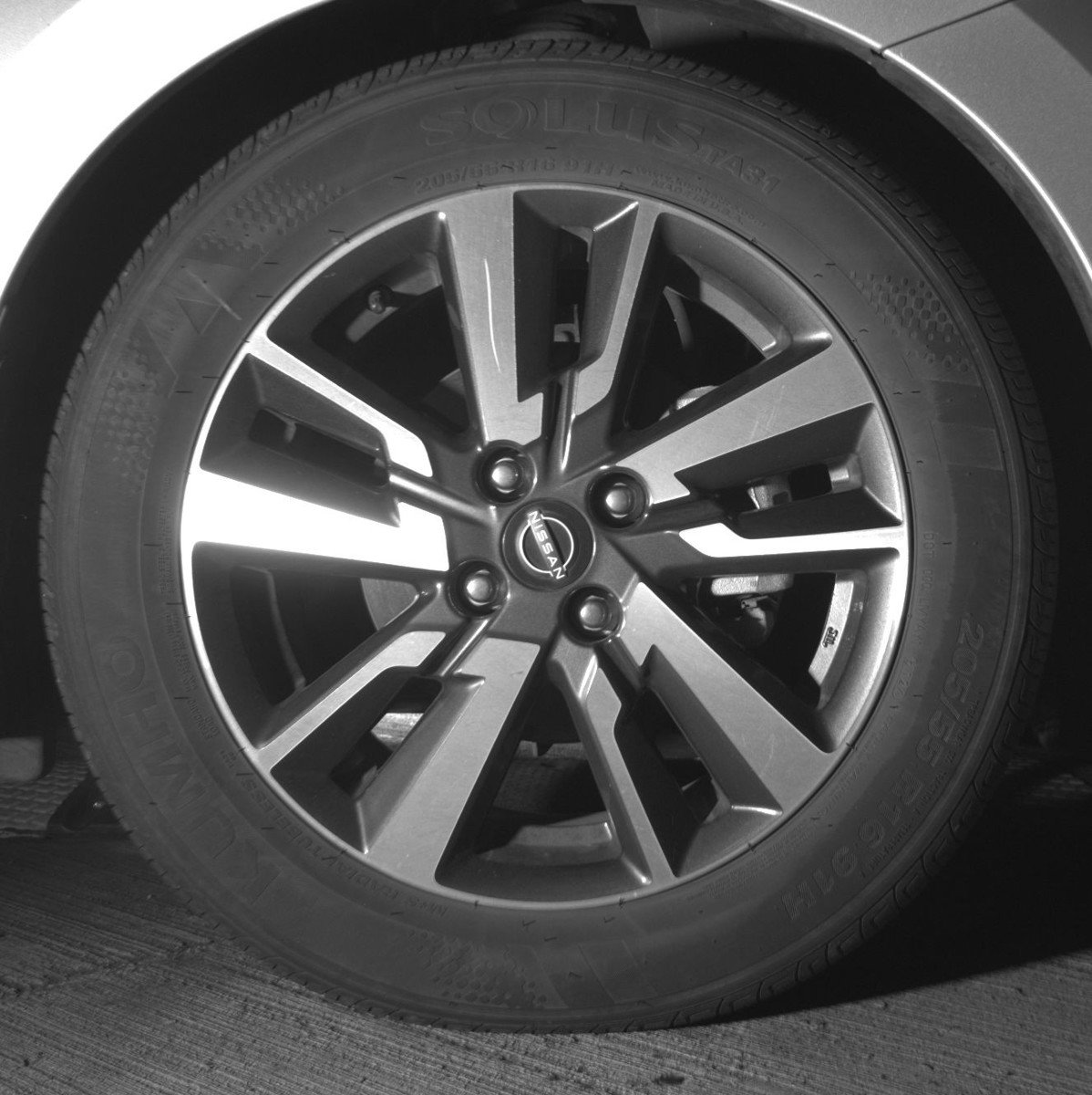 Used 2025 Nissan Versa SV FWD image 13