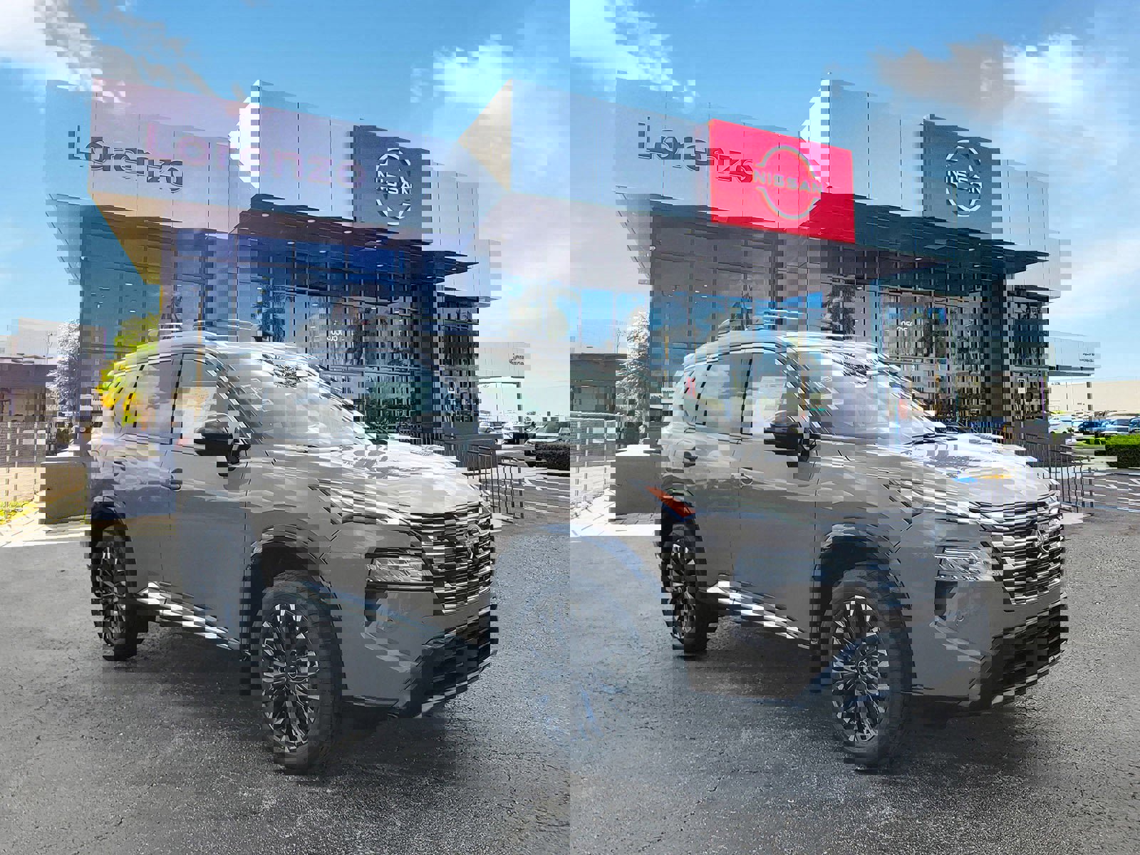 New 2025 Nissan Rogue Platinum w/ Platinum Premium Package image 3