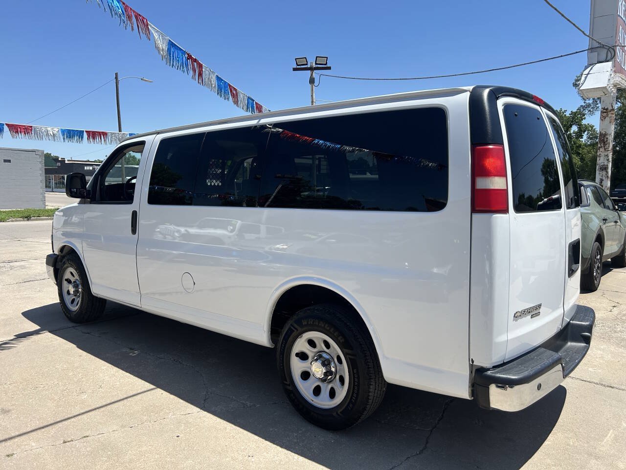 Used 2014 Chevrolet Express 1500 LT w/ LT Preferred Equipment Group RWD image 8