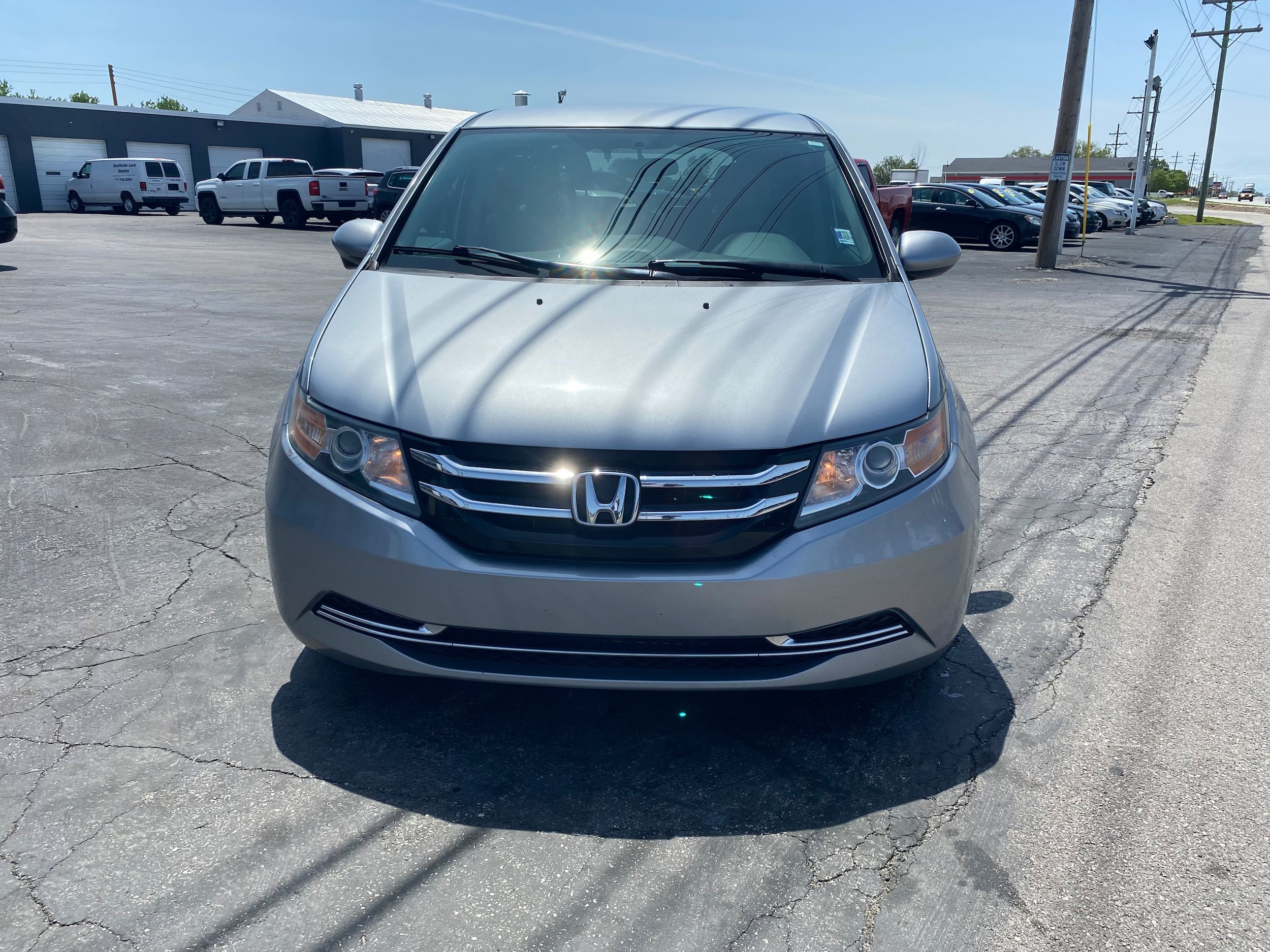 Used 2016 Honda Odyssey SE image 2