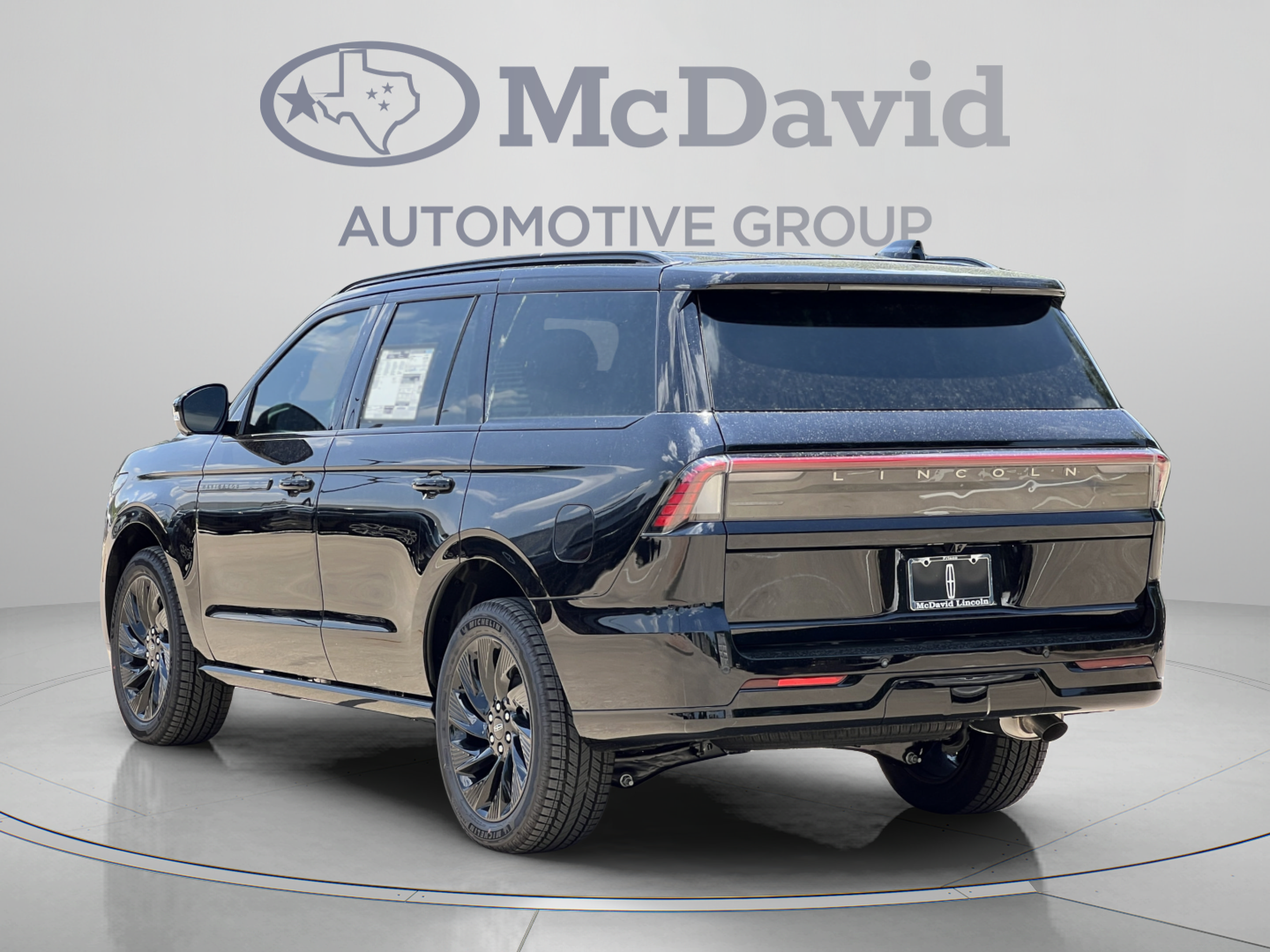 New 2027 Lincoln Navigator Reserve w/ Jet Appearance Package AWD/4WD image 5