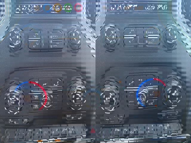 Used 2022 Chevrolet Silverado 1500 LTZ AWD/4WD image 20