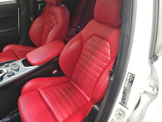 Used 2024 Alfa Romeo Giulia Veloce image 15