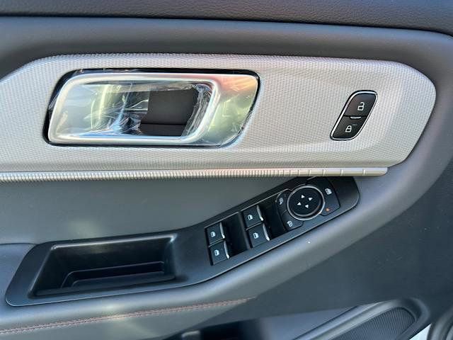 New 2025 Ford Explorer Active w/ Active Comfort Package image 12
