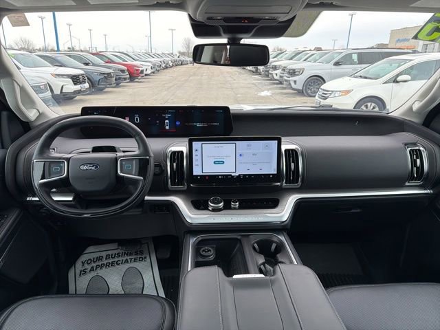 Certified 2025 Ford Expedition Platinum w/ Driver's Package image 20