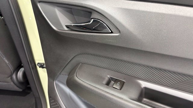New 2027 Chevrolet Bolt LT w/ Comfort Package FWD image 24