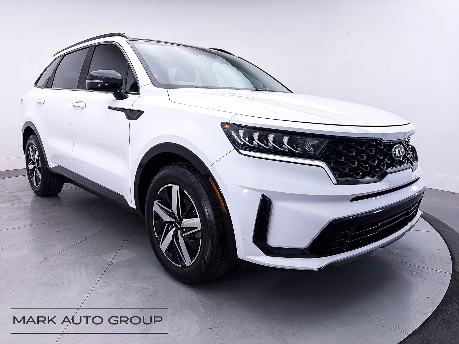 Used 2021 Kia Sorento S w/ Panoramic Sunroof Package