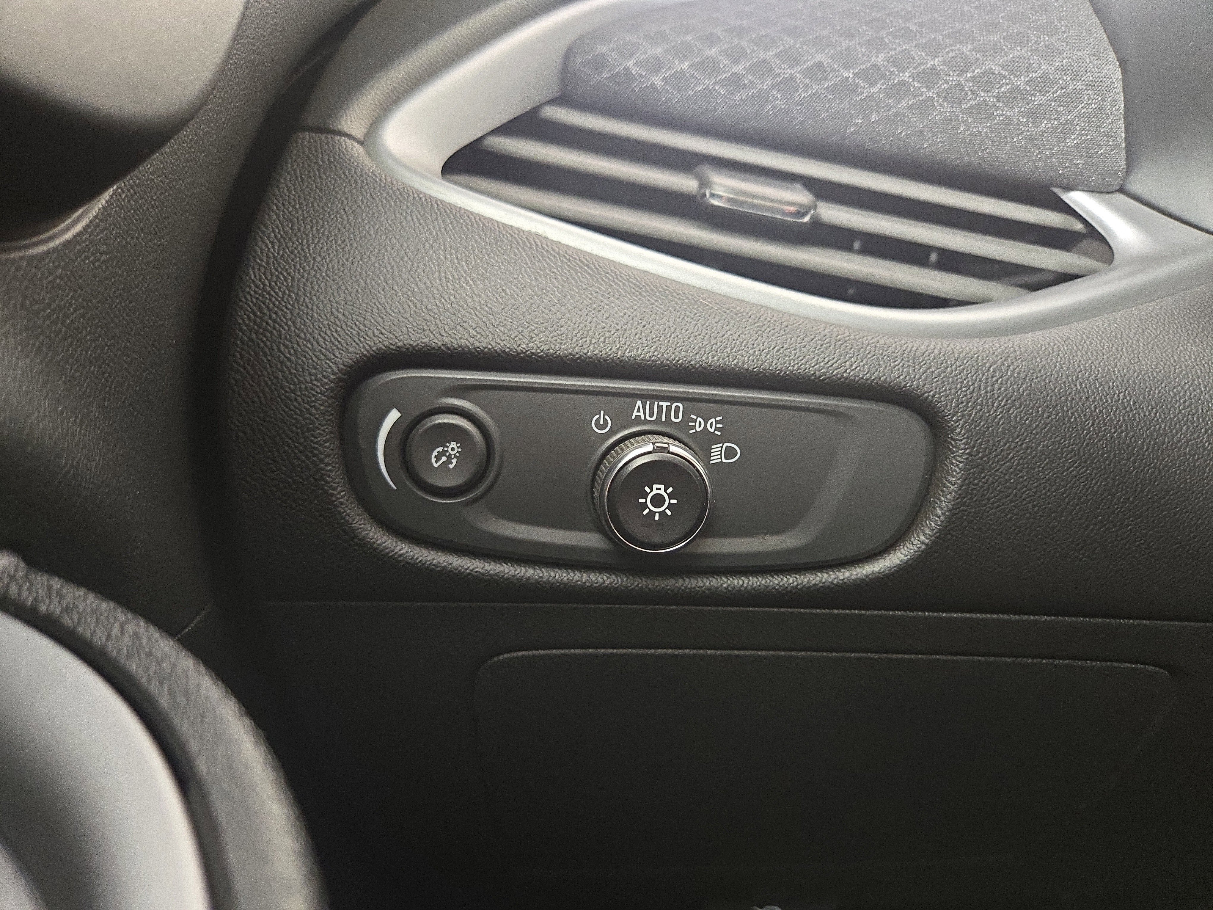 Certified 2024 Chevrolet Malibu LT image 30