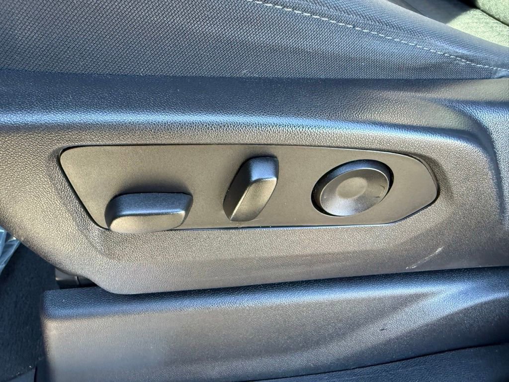 Used 2023 Chevrolet Silverado 1500 LT image 13