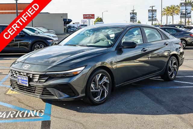 Used 2025 Hyundai Elantra Sport FWD image 3
