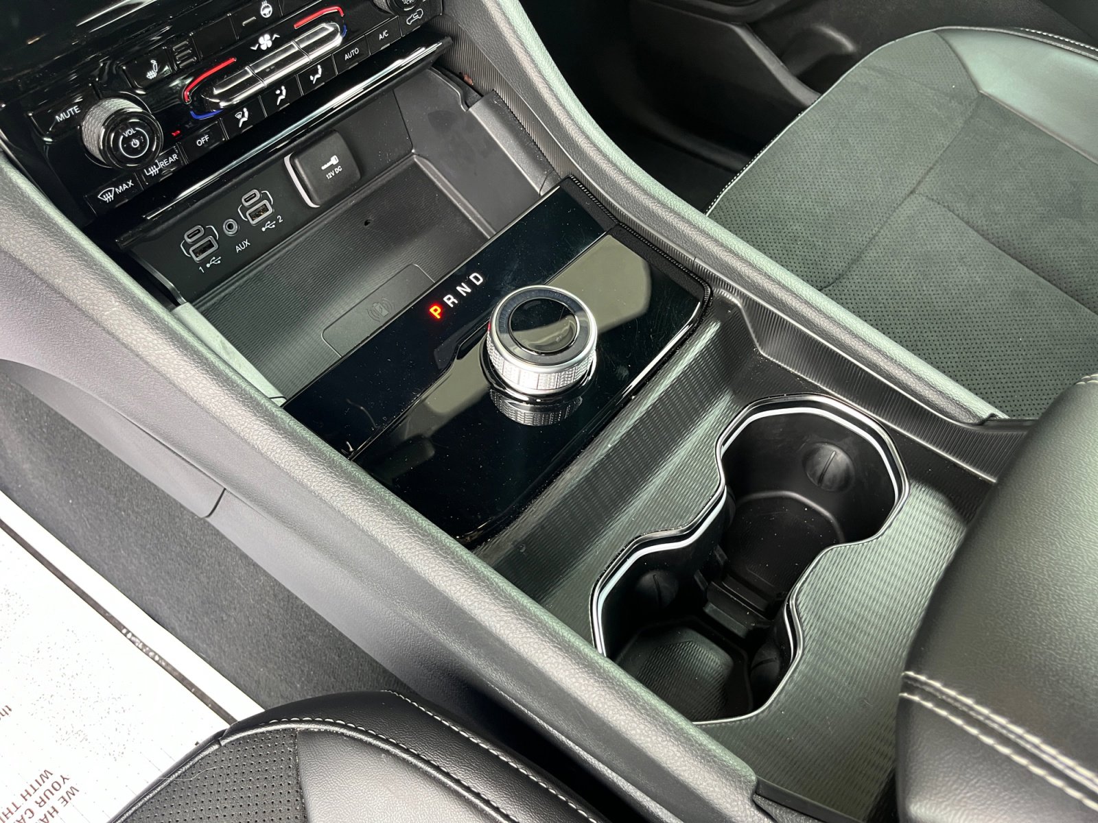 Used 2025 Jeep Grand Cherokee L Laredo image 23
