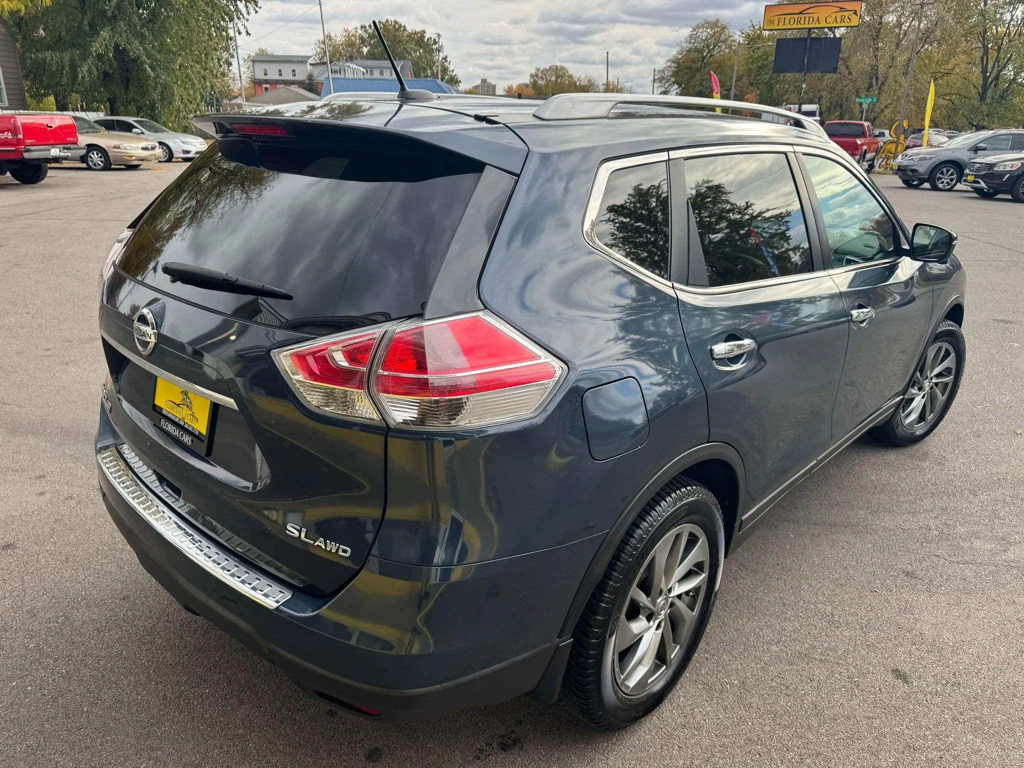 Used 2015 Nissan Rogue SL w/ SL Premium Package image 8