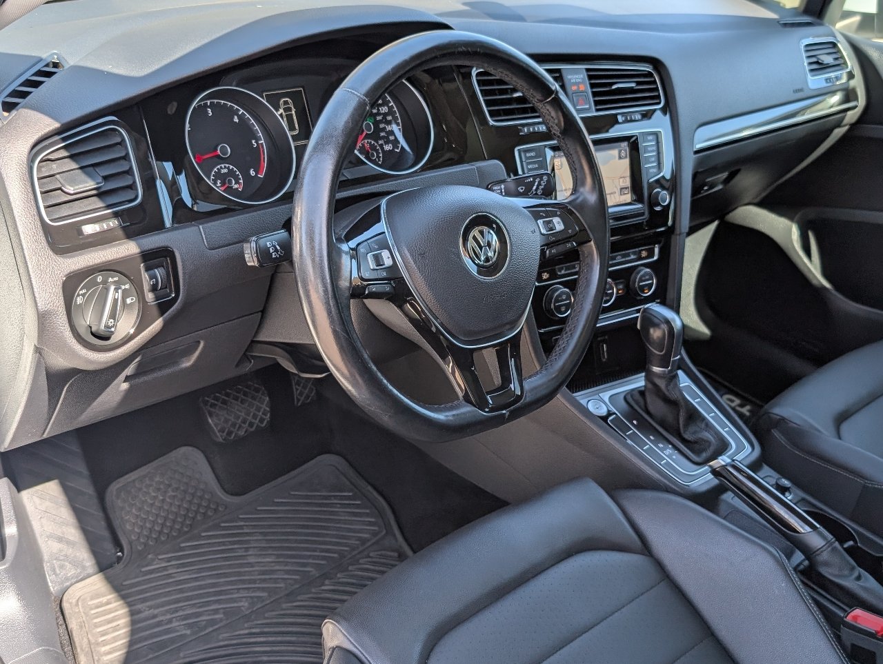 Used 2015 Volkswagen Golf TDI SEL FWD image 14