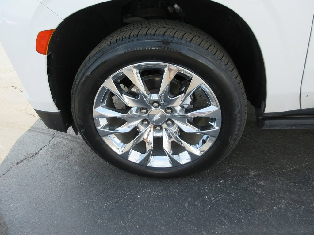 Used 2021 Chevrolet Suburban High Country w/ Premium Package 2 AWD/4WD image 14