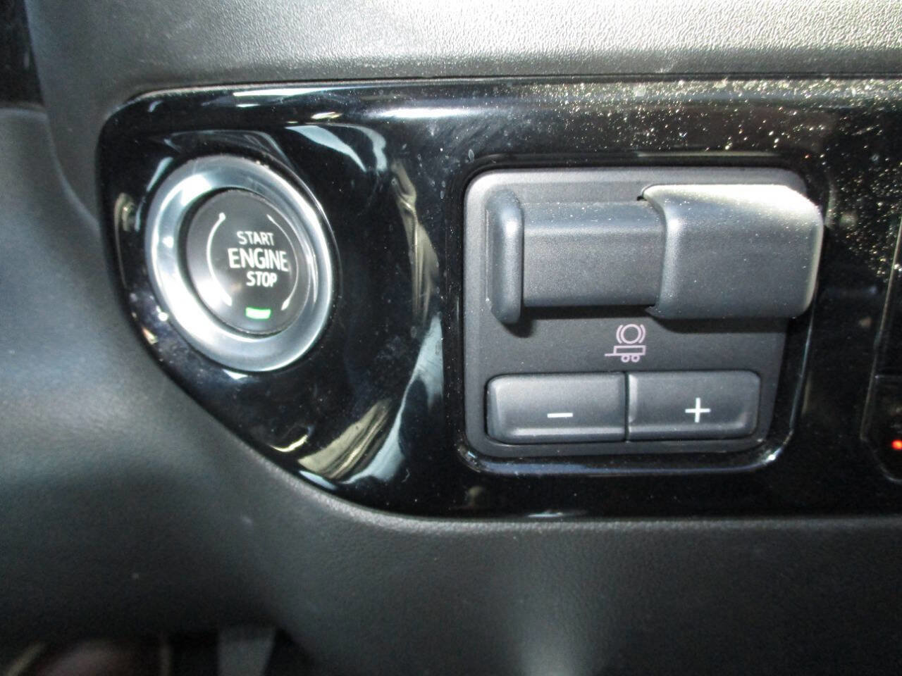 Used 2023 Chevrolet Silverado 1500 LTZ image 25