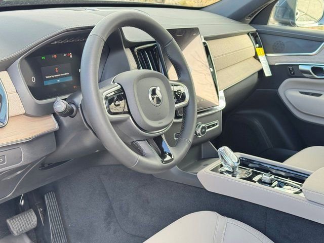 New 2026 Volvo XC90 B6 Plus w/ Protection Package Premier image 21
