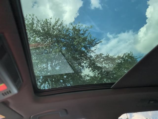 Used 2023 Volkswagen Tiguan SE R-Line image 22