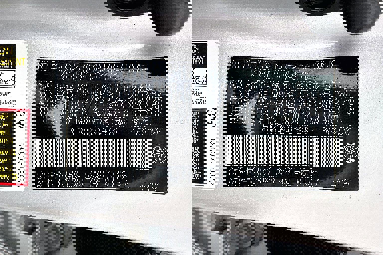 Used 2012 Toyota Avalon Limited image 29