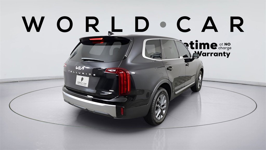 Used 2024 Kia Telluride LX image 7