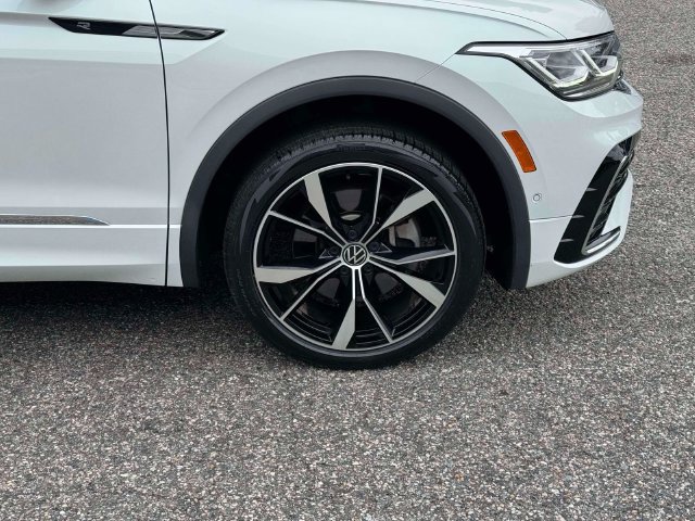 Certified 2023 Volkswagen Tiguan SEL R-Line AWD/4WD image 10