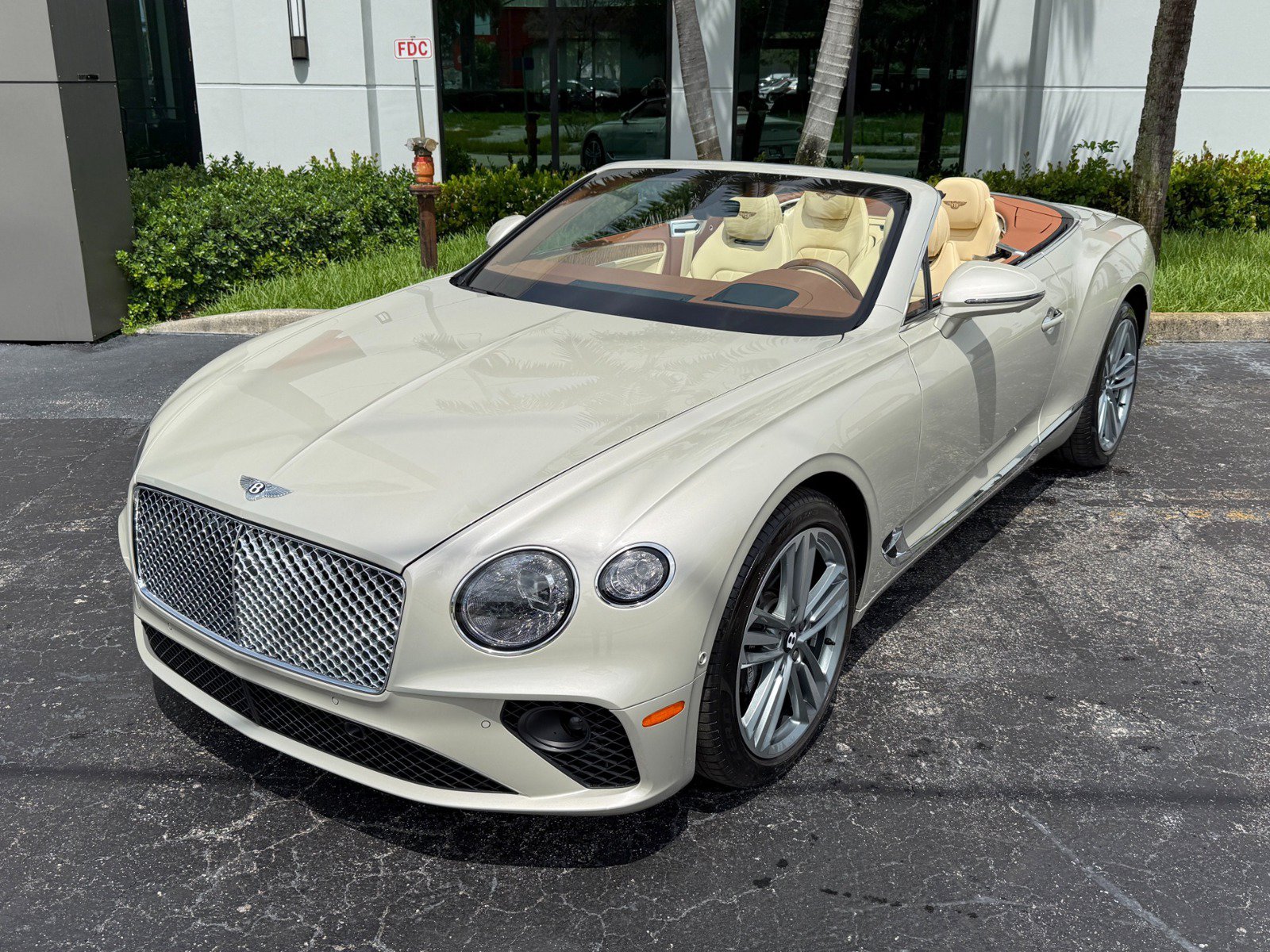 Used 2023 Bentley Continental GT Mulliner AWD/4WD image 14