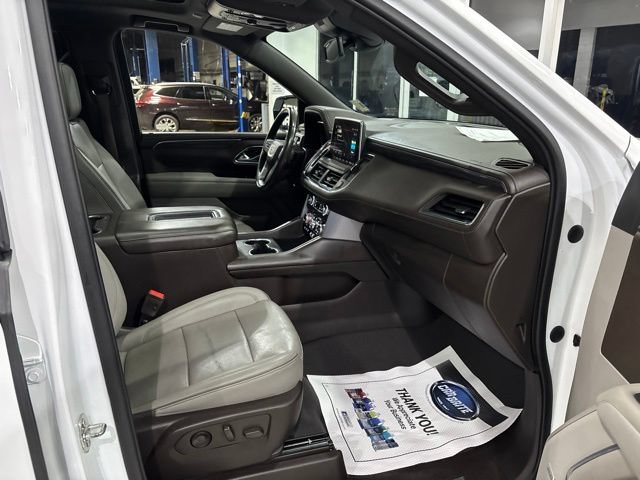 Used 2023 GMC Yukon XL SLT AWD/4WD image 17