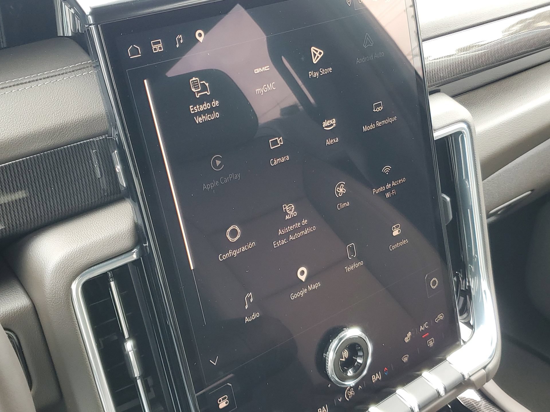 Used 2025 GMC Yukon Elevation RWD image 29