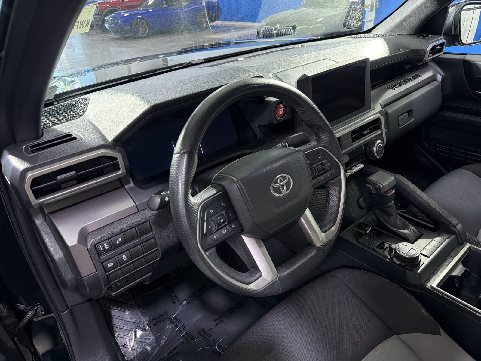 Used 2025 Toyota Tacoma TRD Off-Road AWD/4WD image 17
