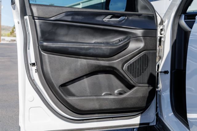 Used 2023 Jeep Grand Cherokee Altitude image 15