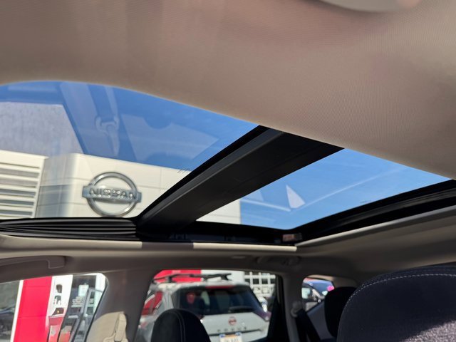 Used 2019 Nissan Murano SV image 2