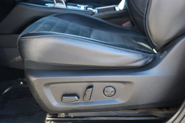 Used 2024 Mitsubishi Outlander SE image 11