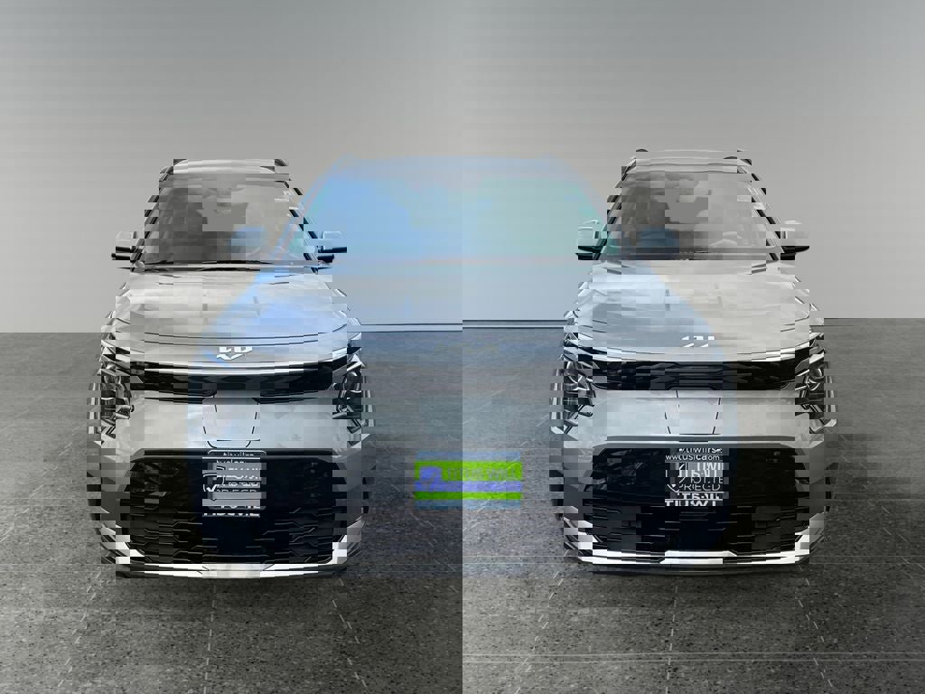Used 2023 Kia Niro Wind w/ Wind Preserve Package FWD image 2