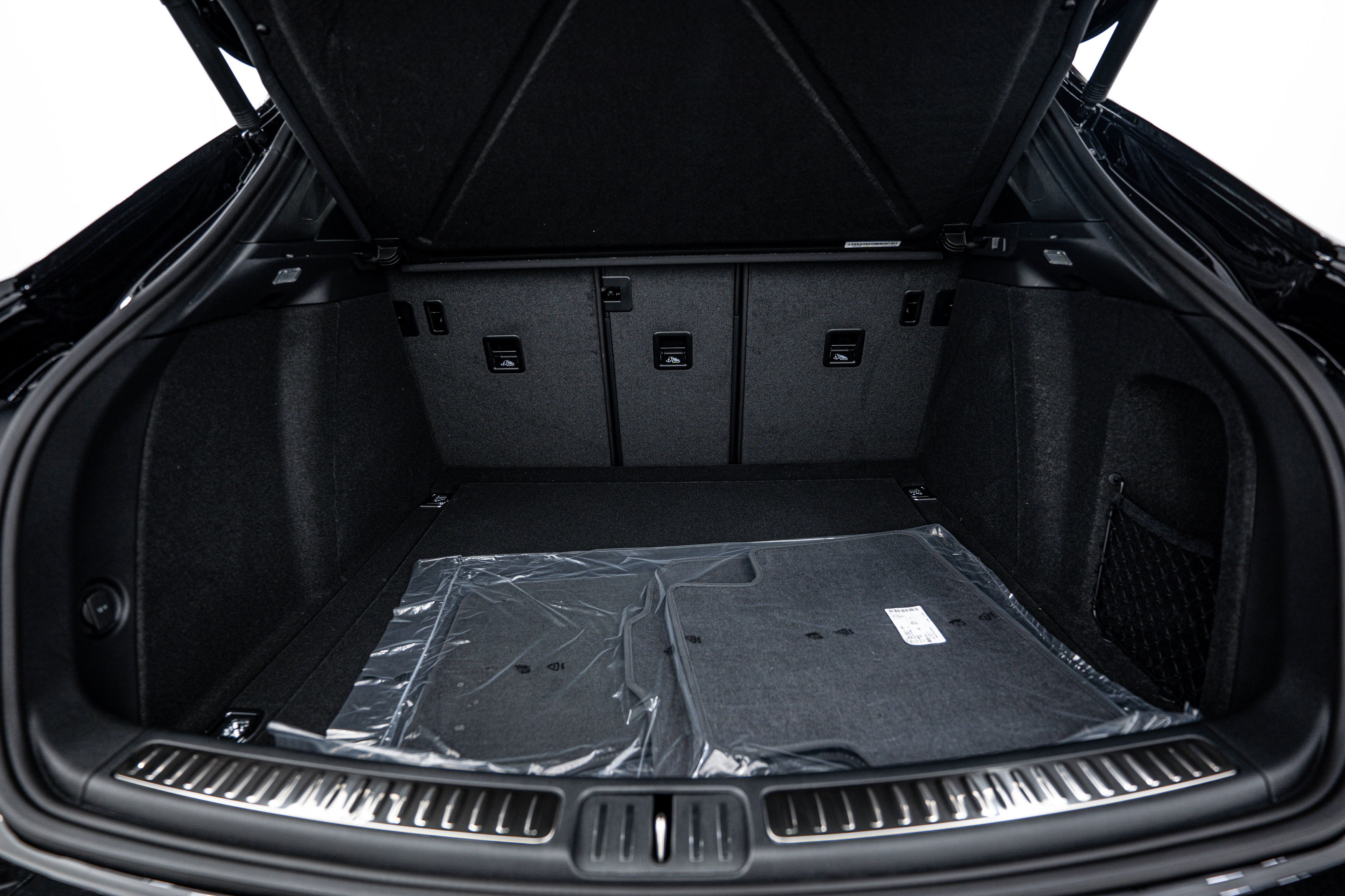 New 2025 Porsche Macan image 24