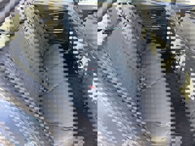 Used 2025 Mercedes-Benz C 300 4MATIC Sedan image 8