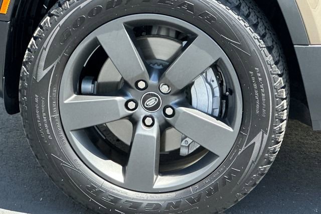 Certified 2025 Land Rover Defender 110 S AWD/4WD image 24