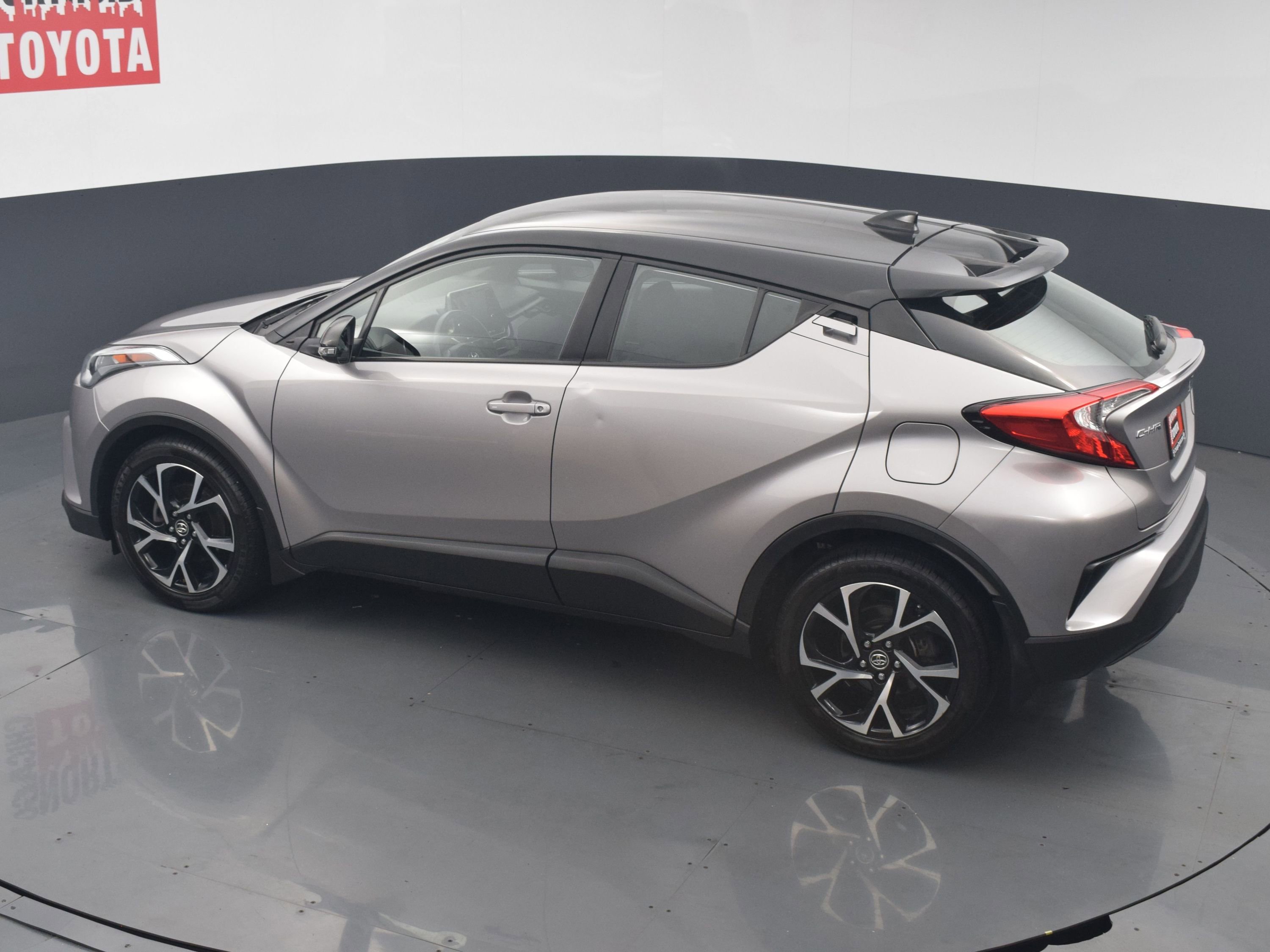 Used 2019 Toyota C-HR XLE image 18