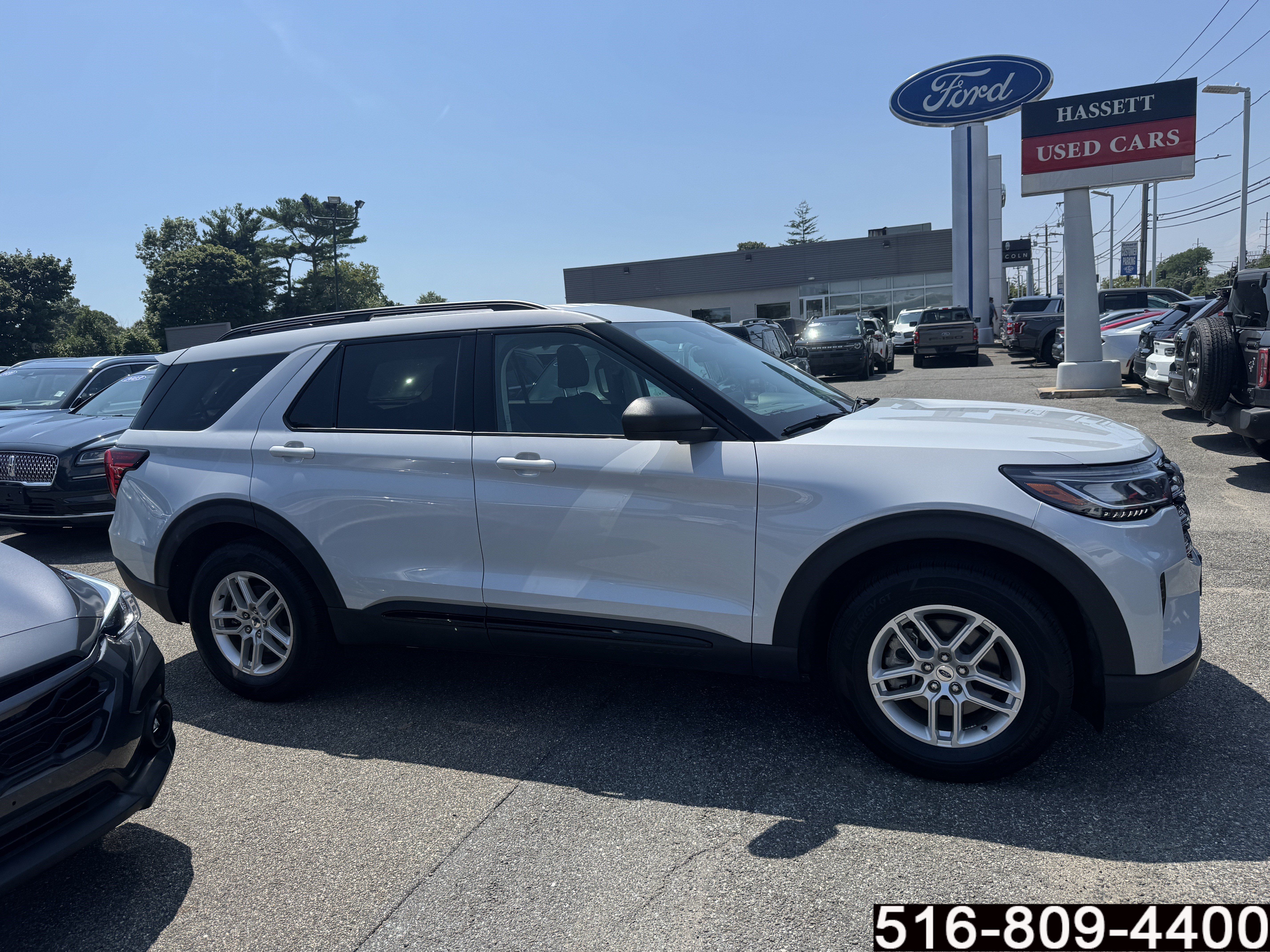 Used 2026 Ford Explorer Active AWD/4WD image 4